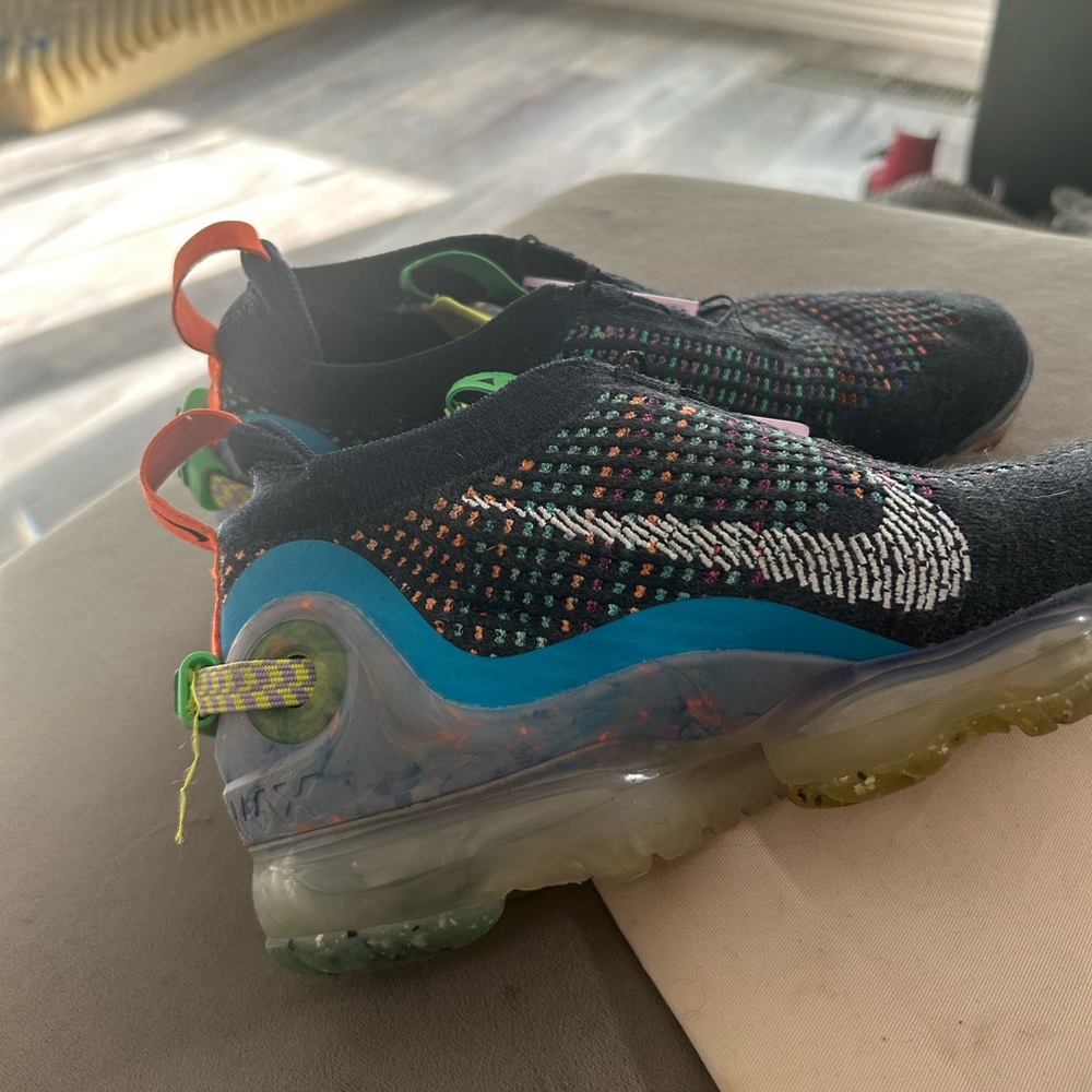 Vapor Max - Picture 2 of 5
